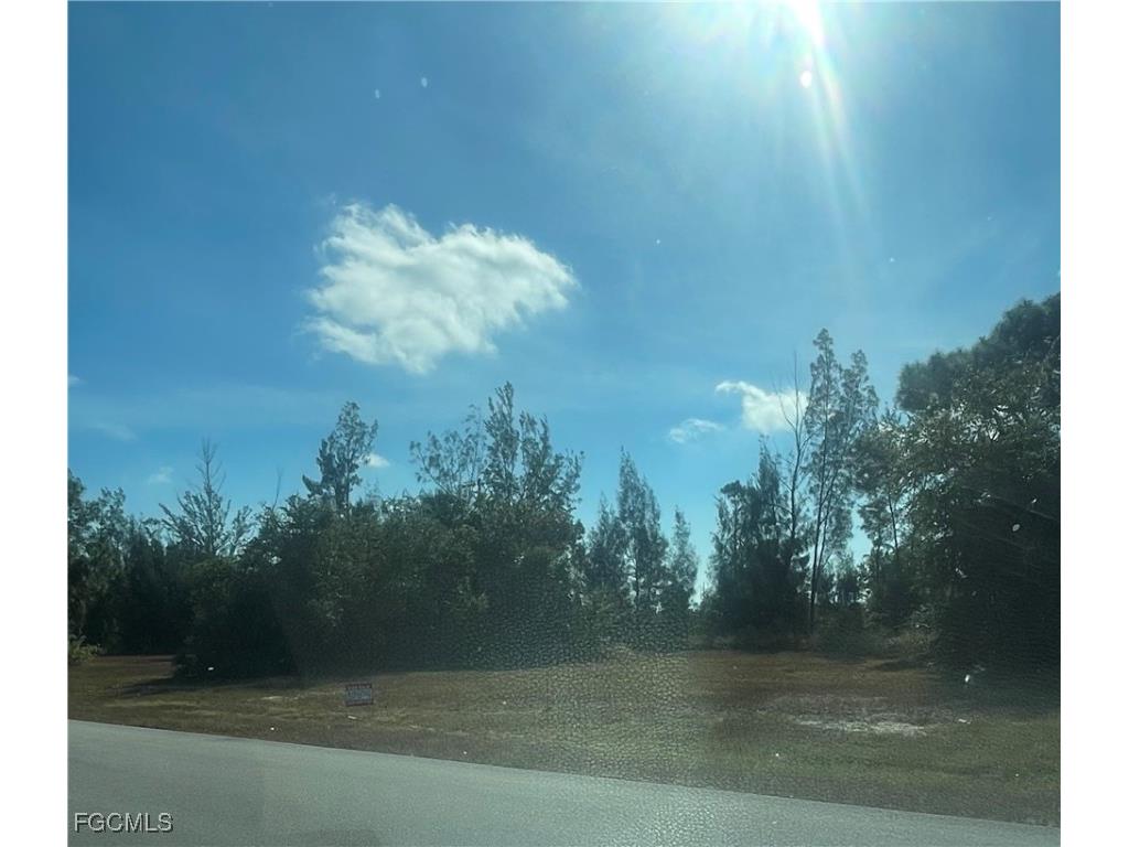 2136 NE 39th Terrace Cape Coral FL 33909 2026001235 image2