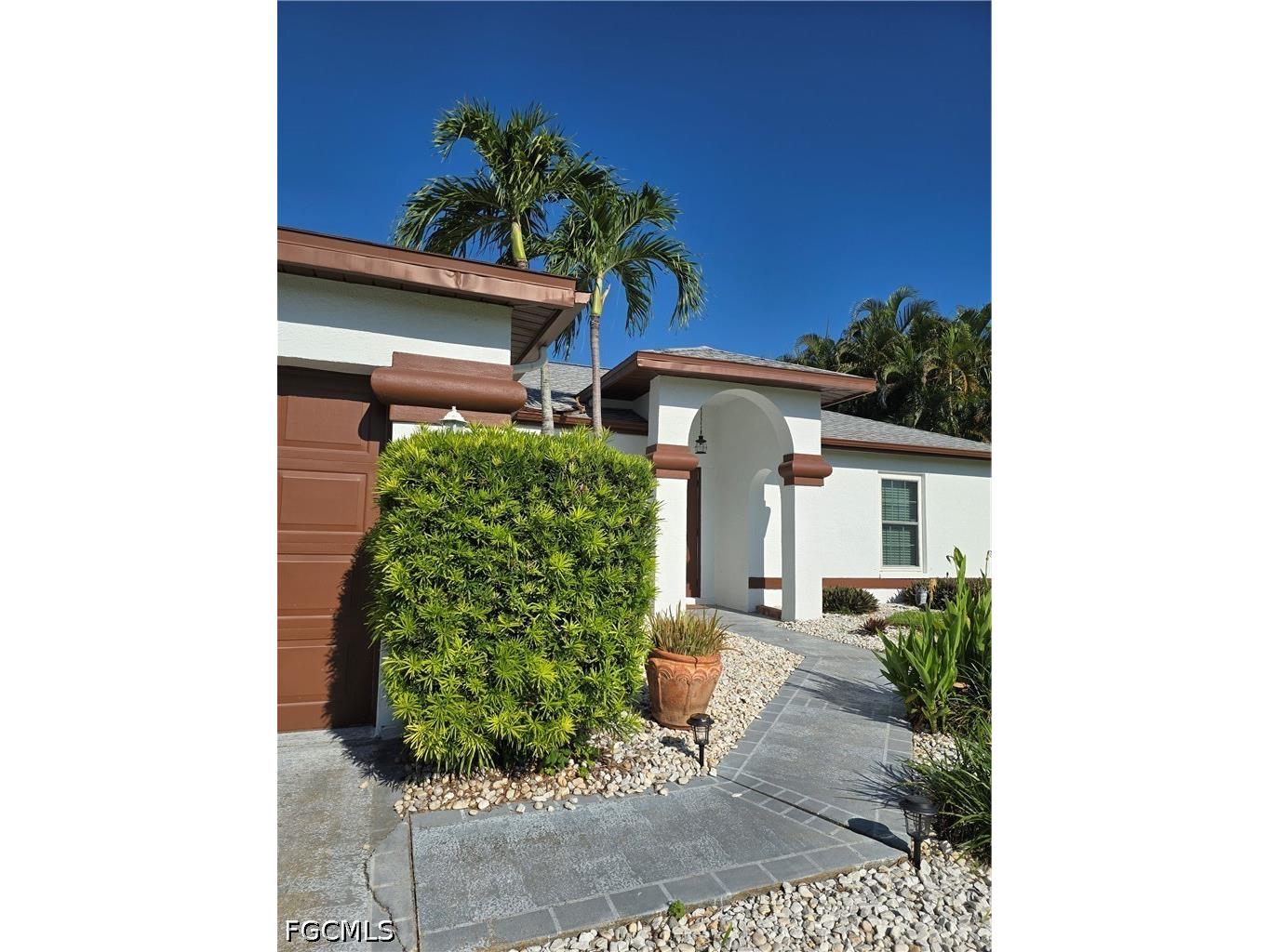 2136 SE 8th Avenue Cape Coral FL 33990 2026027340 image4