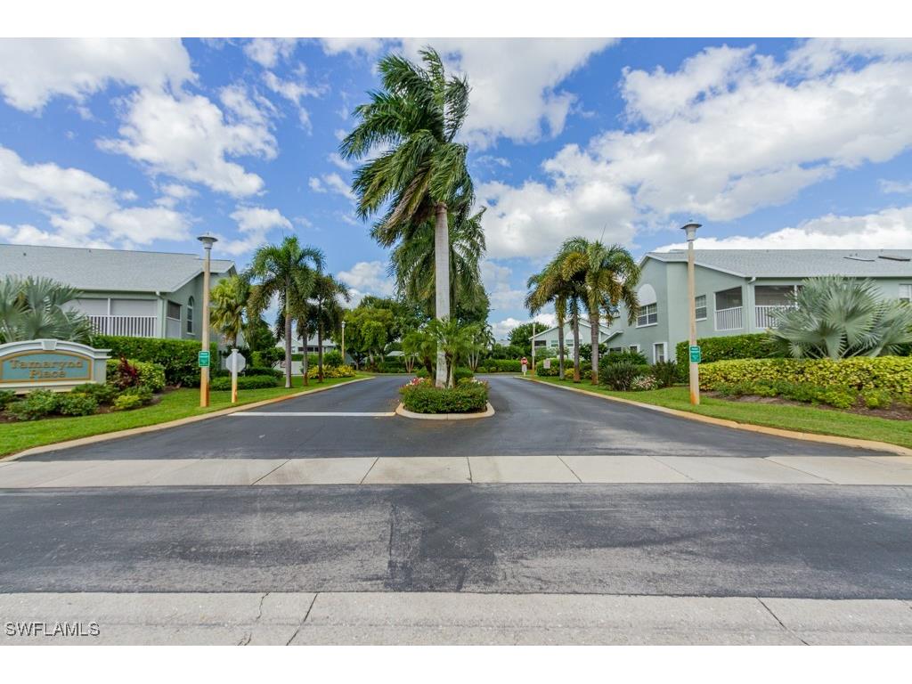 2136 Tama Circle #202 Naples FL 34112 225081260 image1