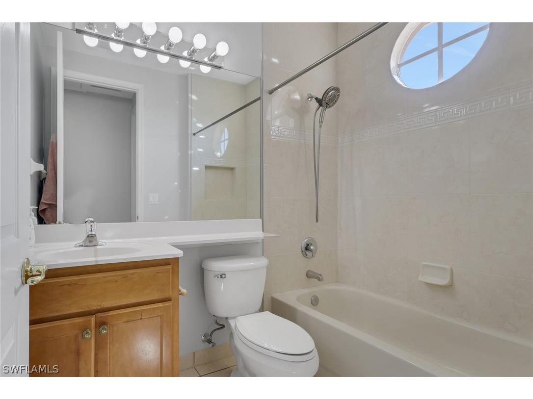 2137 Isla De Palma Circle Naples FL 34119 226008019 image11