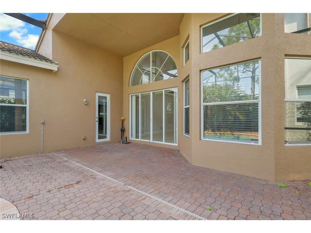 2137 Isla De Palma Circle Naples FL 34119 226008019 image5