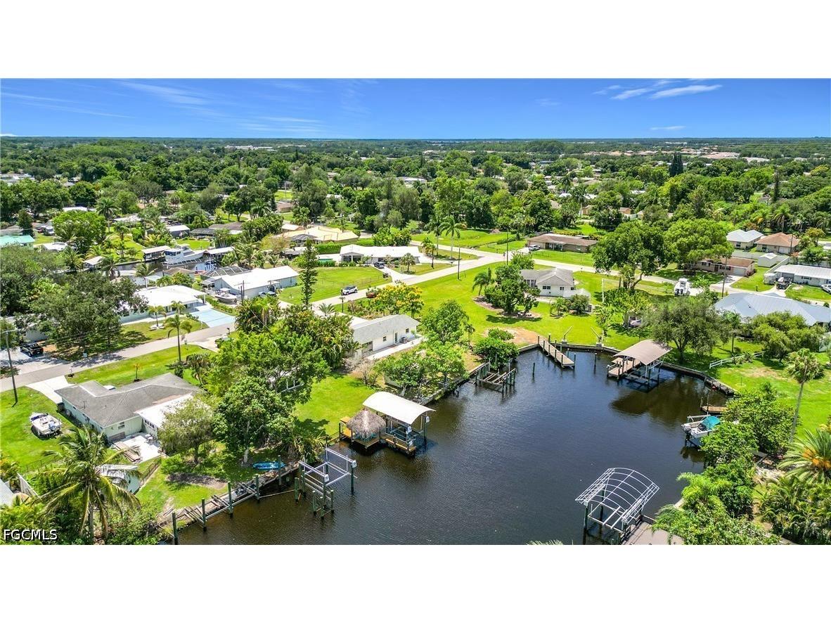 2137 Saint Croix Avenue Fort Myers FL 33905 2026026418 image36