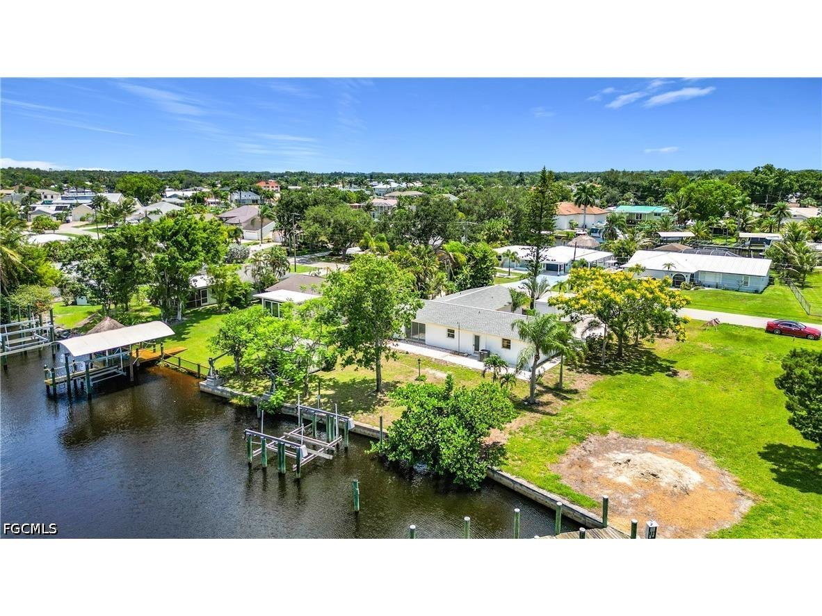 2137 Saint Croix Avenue Fort Myers FL 33905 2026026418 image39