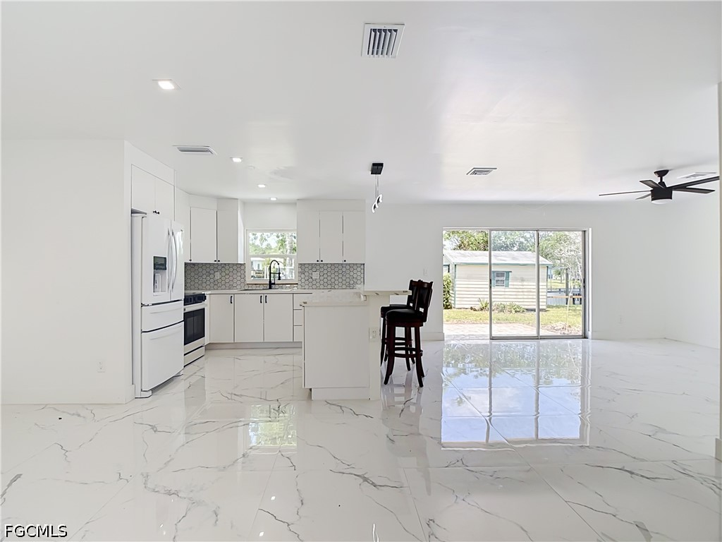 2137 Saint Croix Avenue Fort Myers FL 33905 2026026418 image4