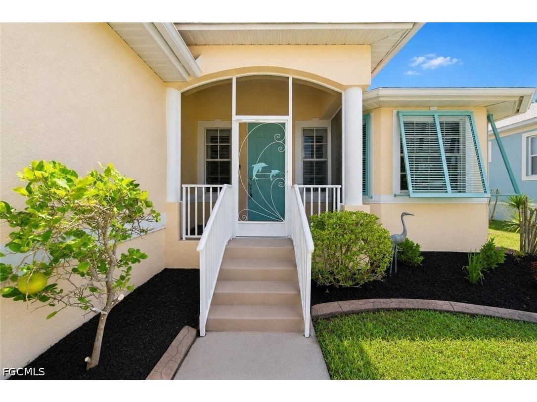 2138 Barbados Avenue Fort Myers FL 33905 2026018918 image2