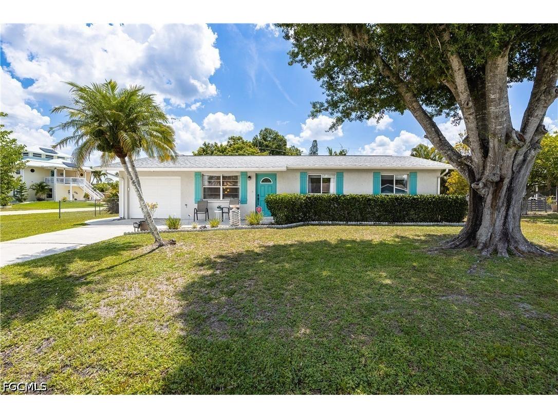 2138 Dominica Avenue Fort Myers FL 33905 2026028659 image1