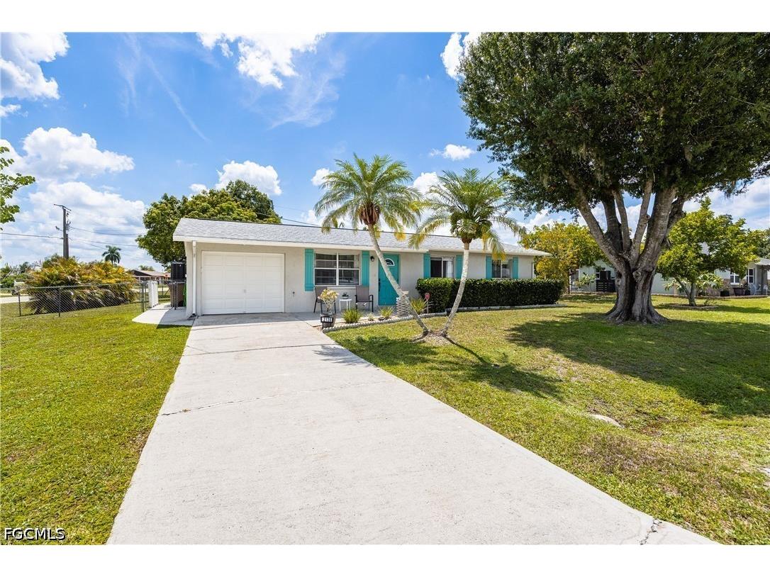2138 Dominica Avenue Fort Myers FL 33905 2026028659 image2