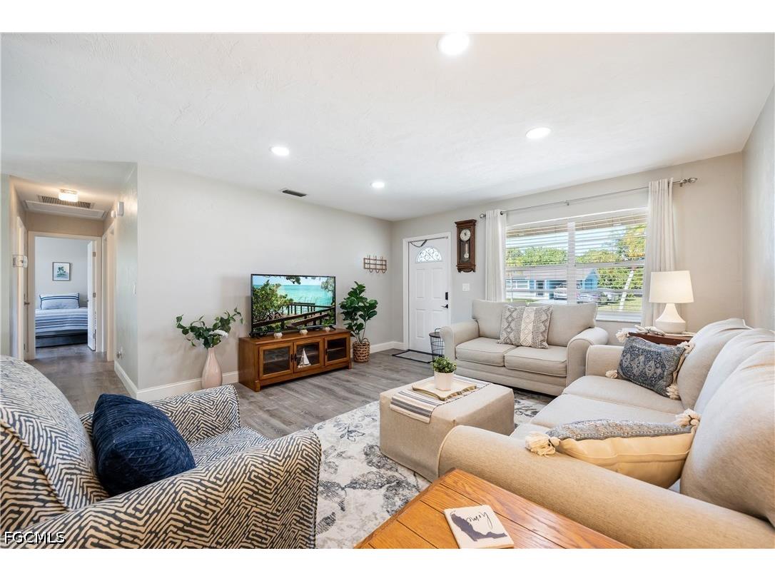 2138 Dominica Avenue Fort Myers FL 33905 2026028659 image8