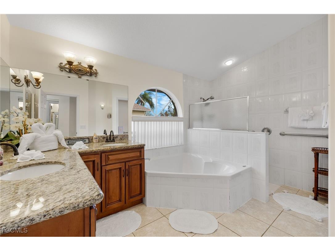 2138 SE 5th Place Cape Coral FL 33990 2025009750 image17