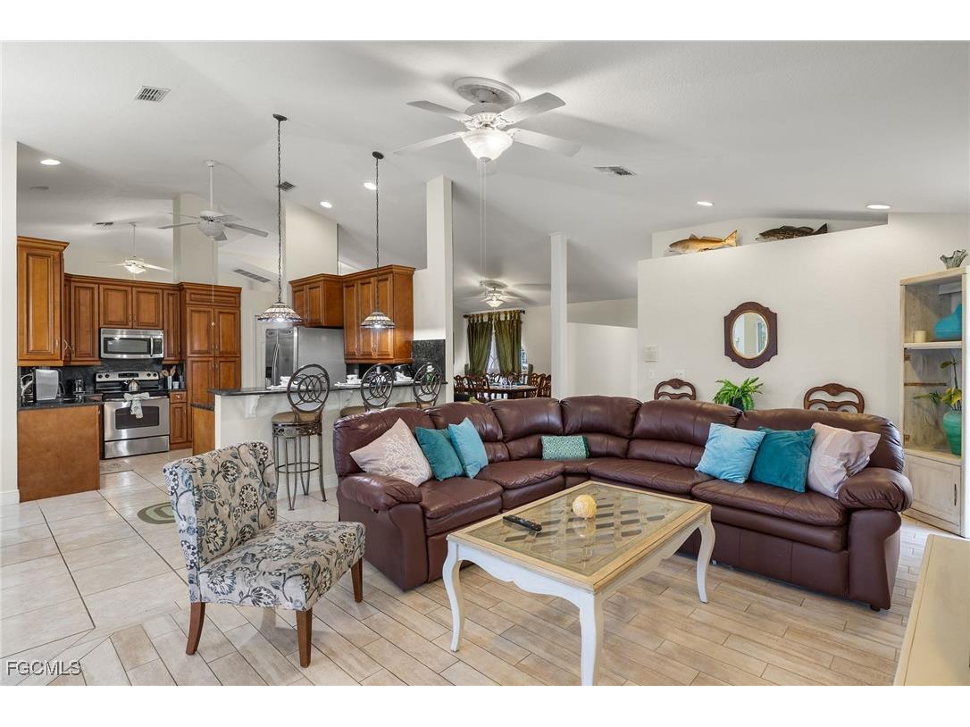 2138 SE 5th Place Cape Coral FL 33990 2025009750 image7