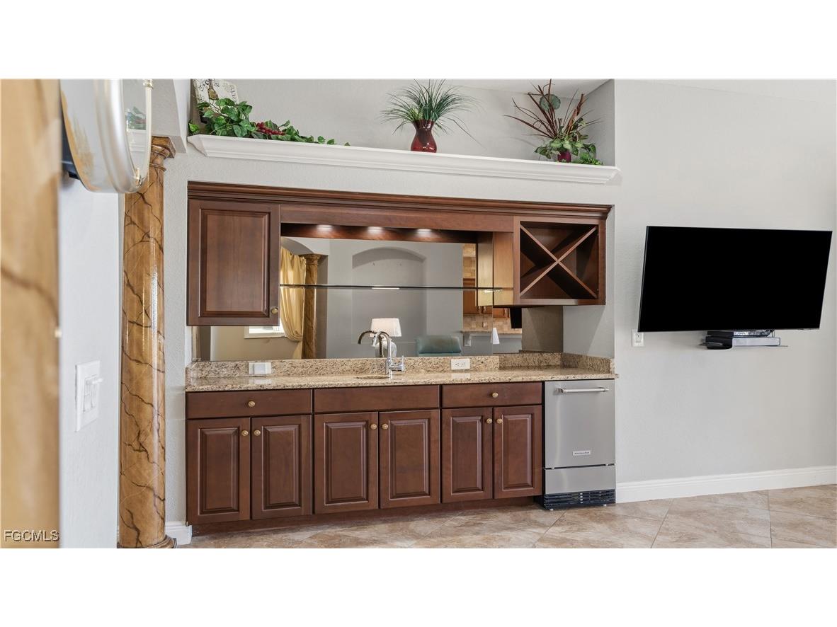 214 Shadroe Cove Circle #104 Cape Coral FL 33991 2025025928 image22