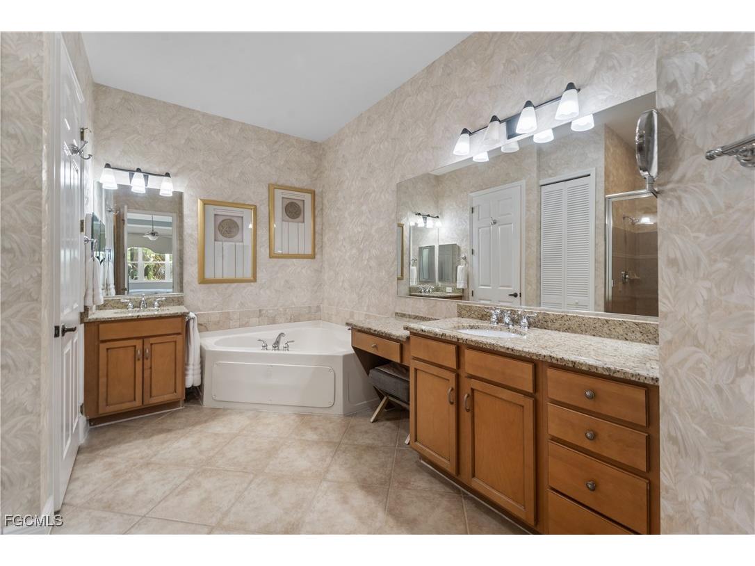 214 Shadroe Cove Circle #104 Cape Coral FL 33991 2025025928 image27