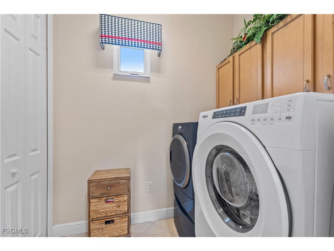 214 Shadroe Cove Circle #104 Cape Coral FL 33991 2025025928 image33