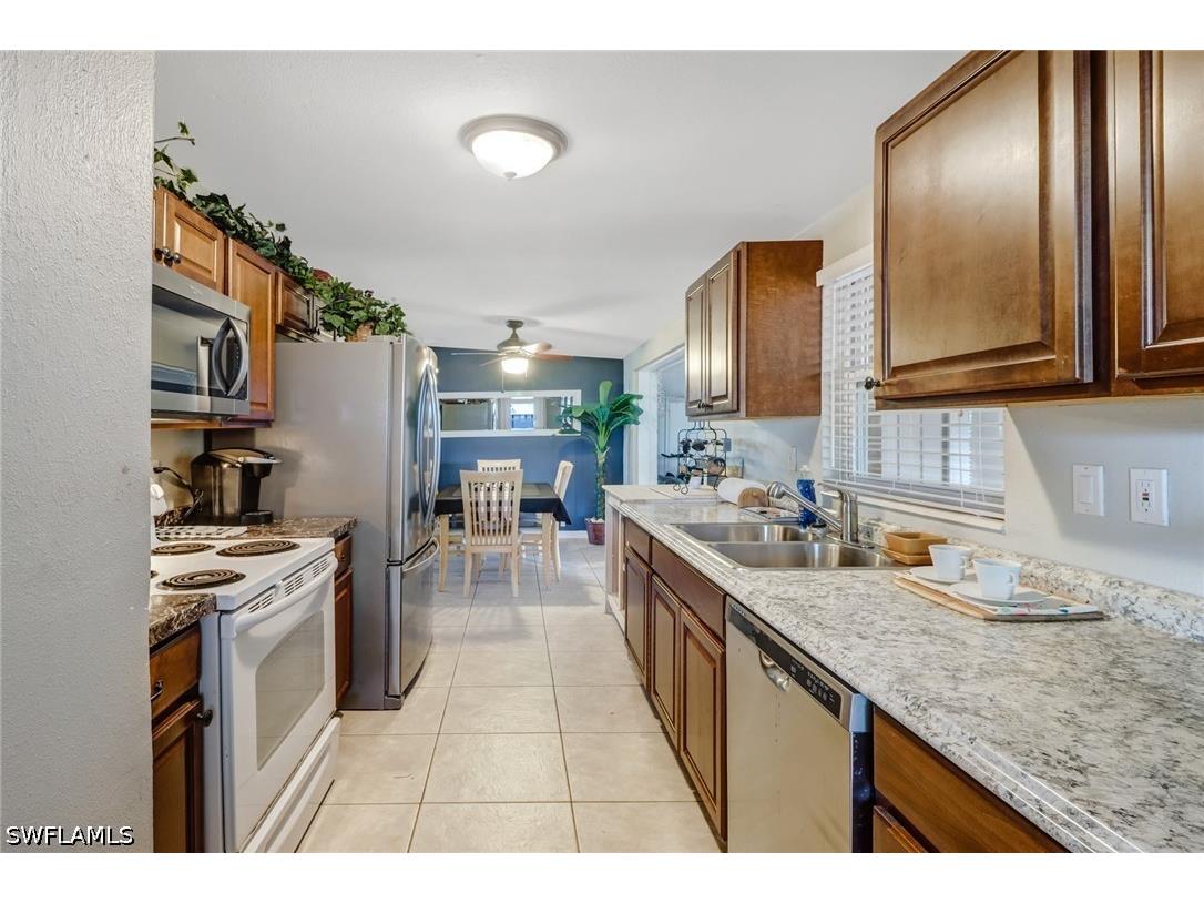 2140 Harbor Lane Naples FL 34104 226025788 image10