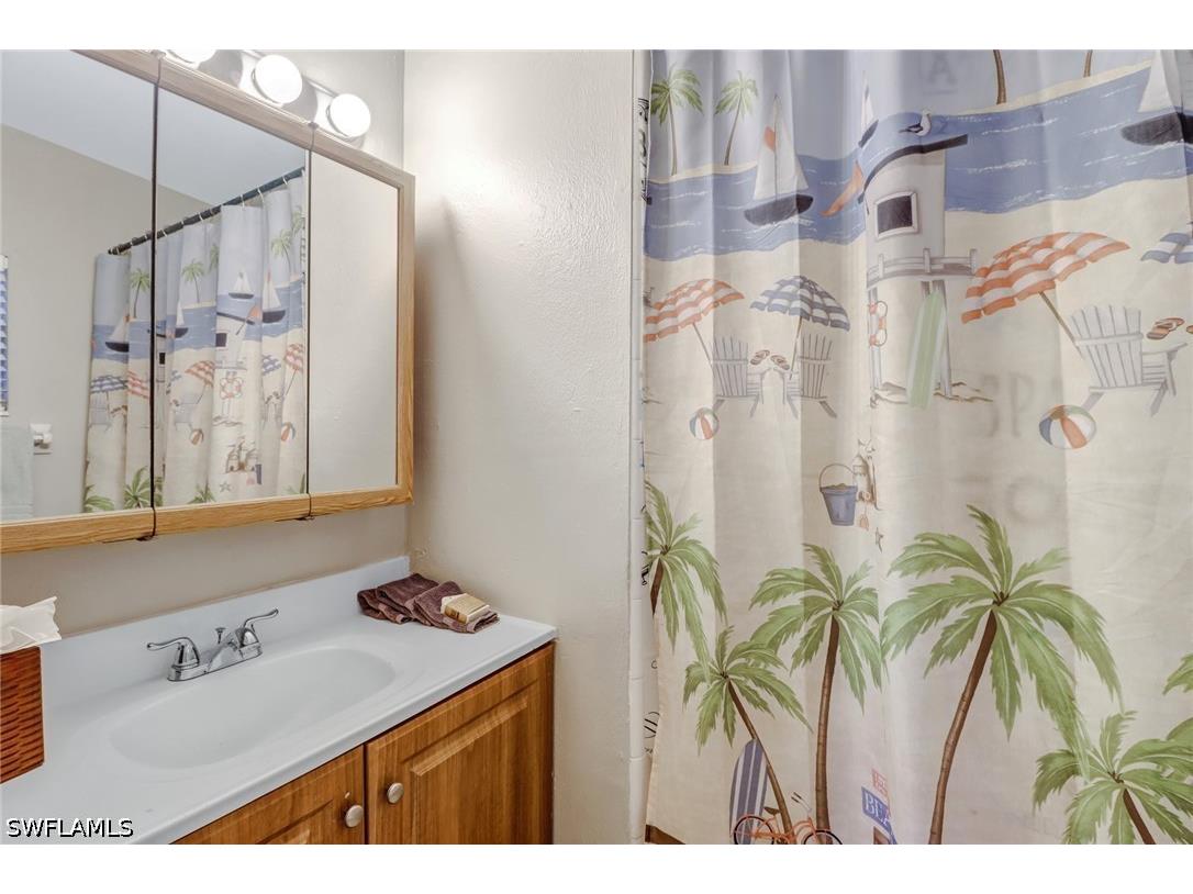 2140 Harbor Lane Naples FL 34104 226025788 image14