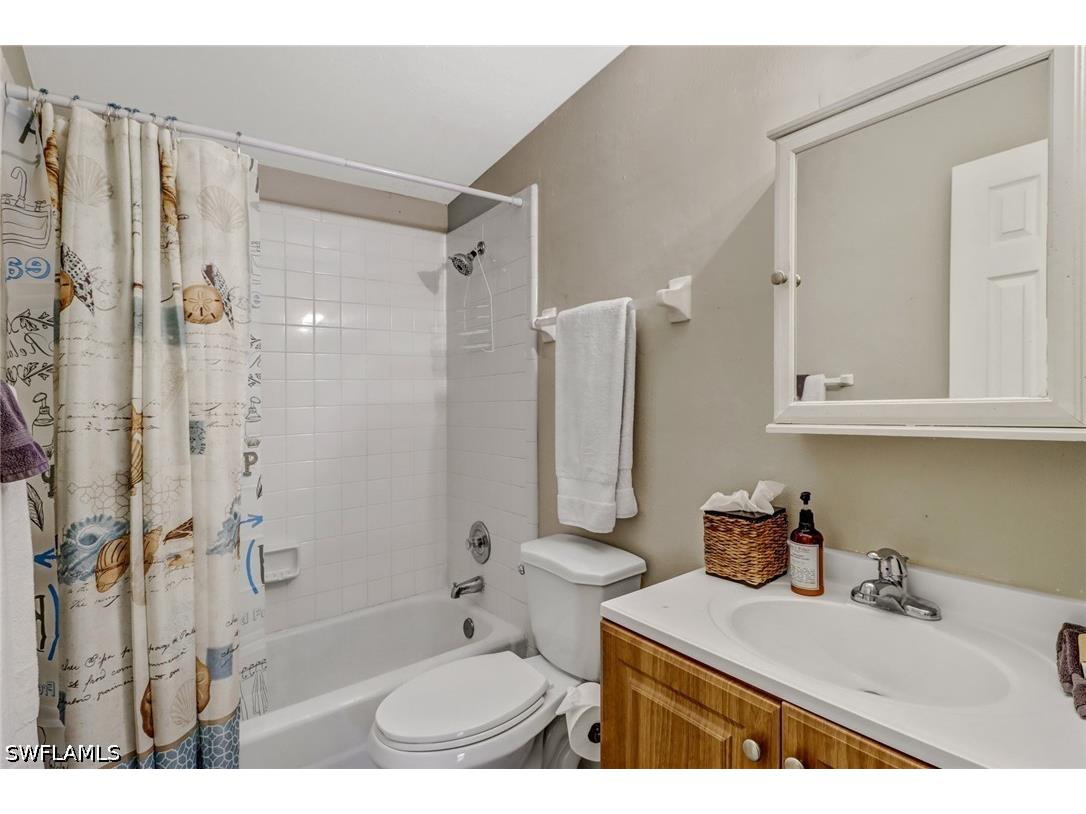 2140 Harbor Lane Naples FL 34104 226025788 image15