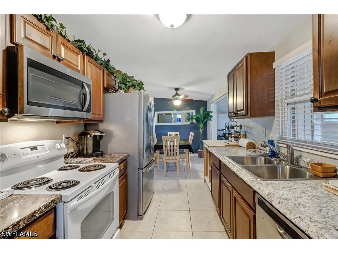 2140 Harbor Lane Naples FL 34104 226025788 image9