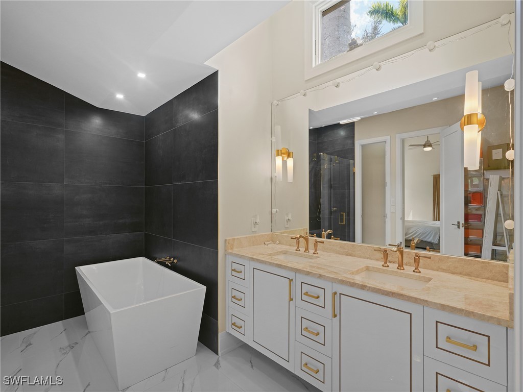 2140 Harlans Run Naples FL 34105 225073644 image21