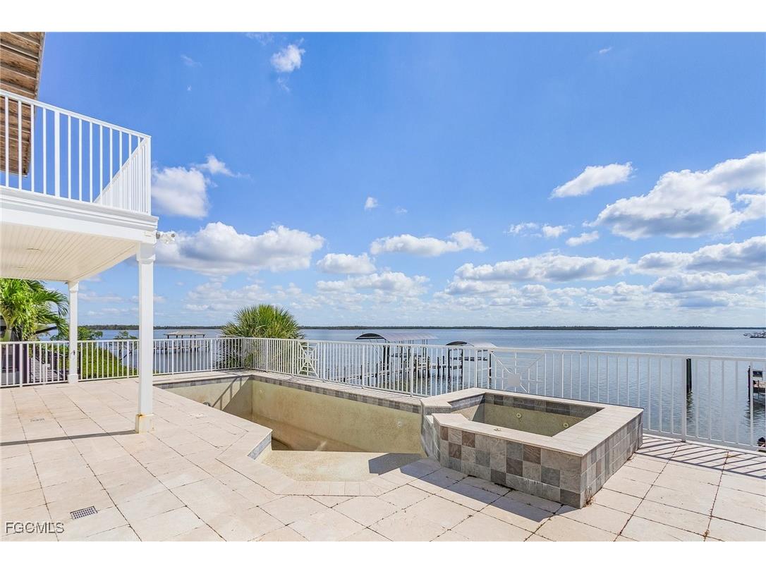 21401 Widgeon Terrace Fort Myers Beach FL 33931 2025013032 image3