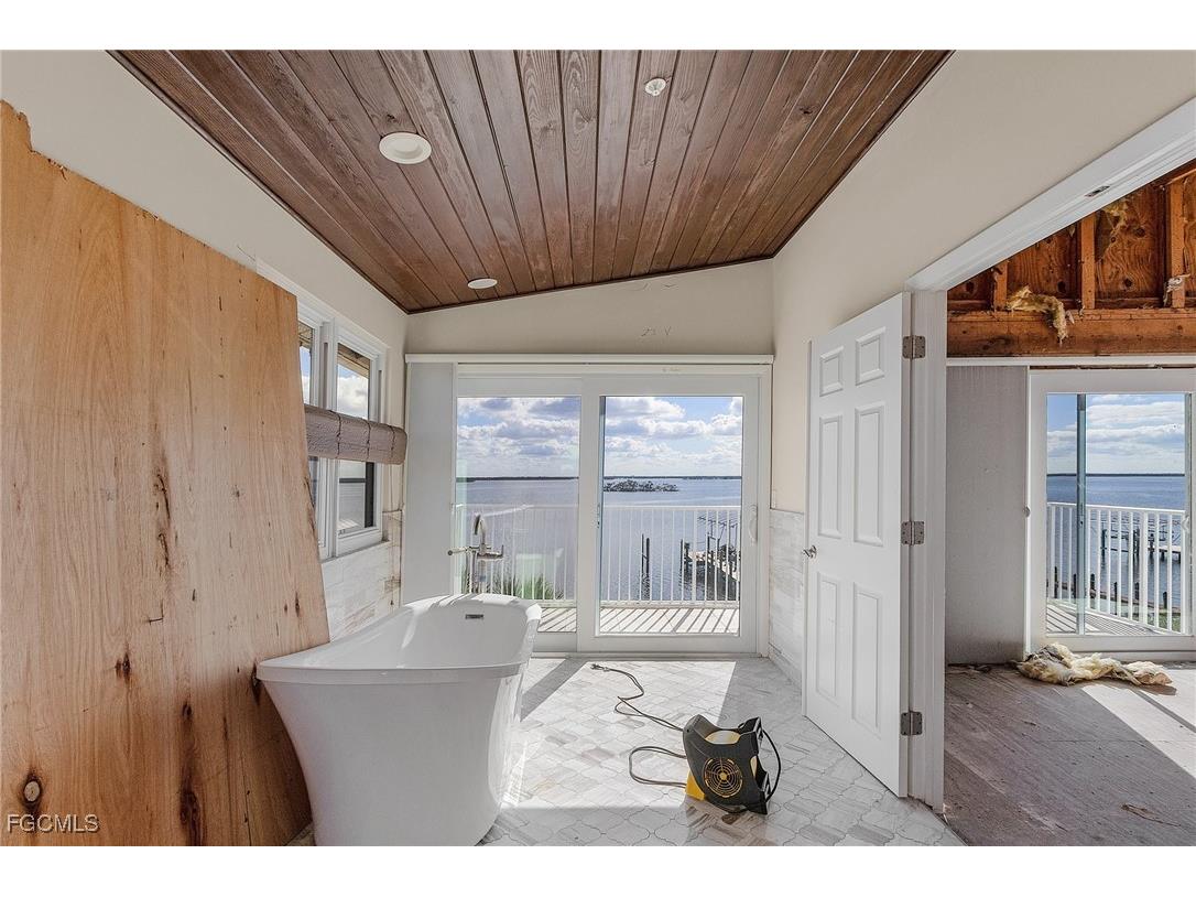 21401 Widgeon Terrace Fort Myers Beach FL 33931 2025013032 image8