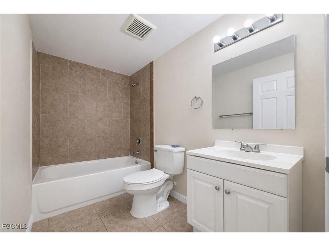 2141 SW 8th Place Cape Coral FL 33991 2026000161 image11