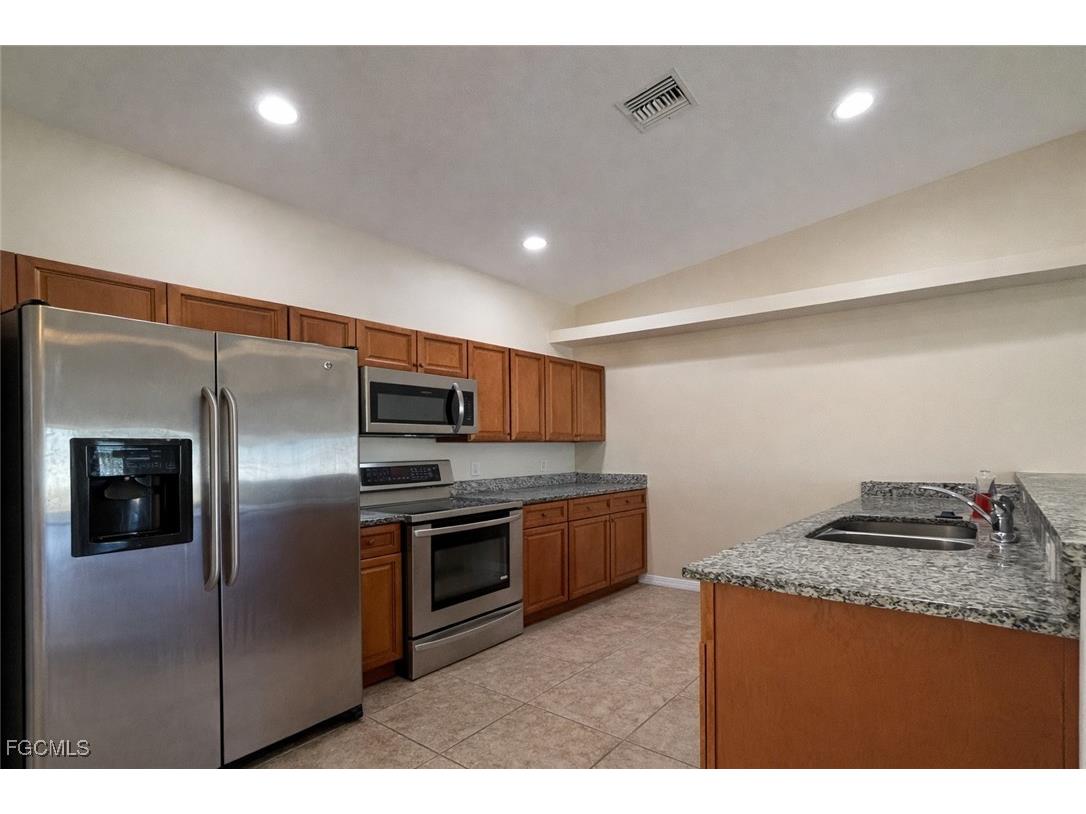 2141 SW 8th Place Cape Coral FL 33991 2026000161 image3