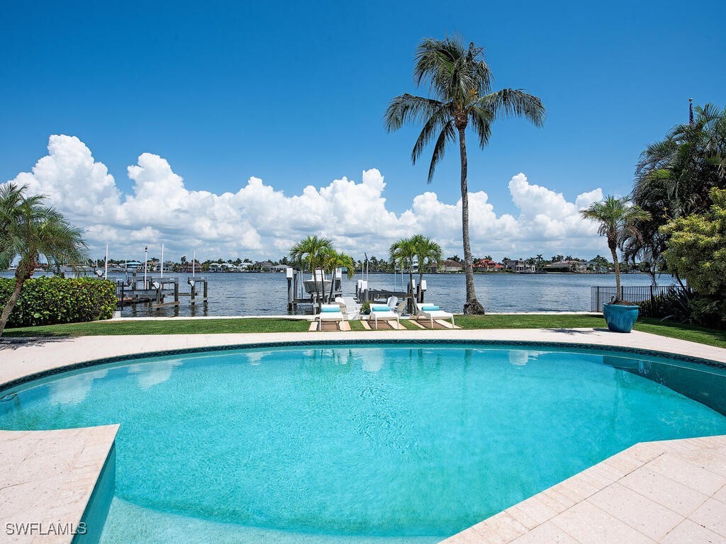 2143 Marina Drive Naples FL 34102 224103887 image1