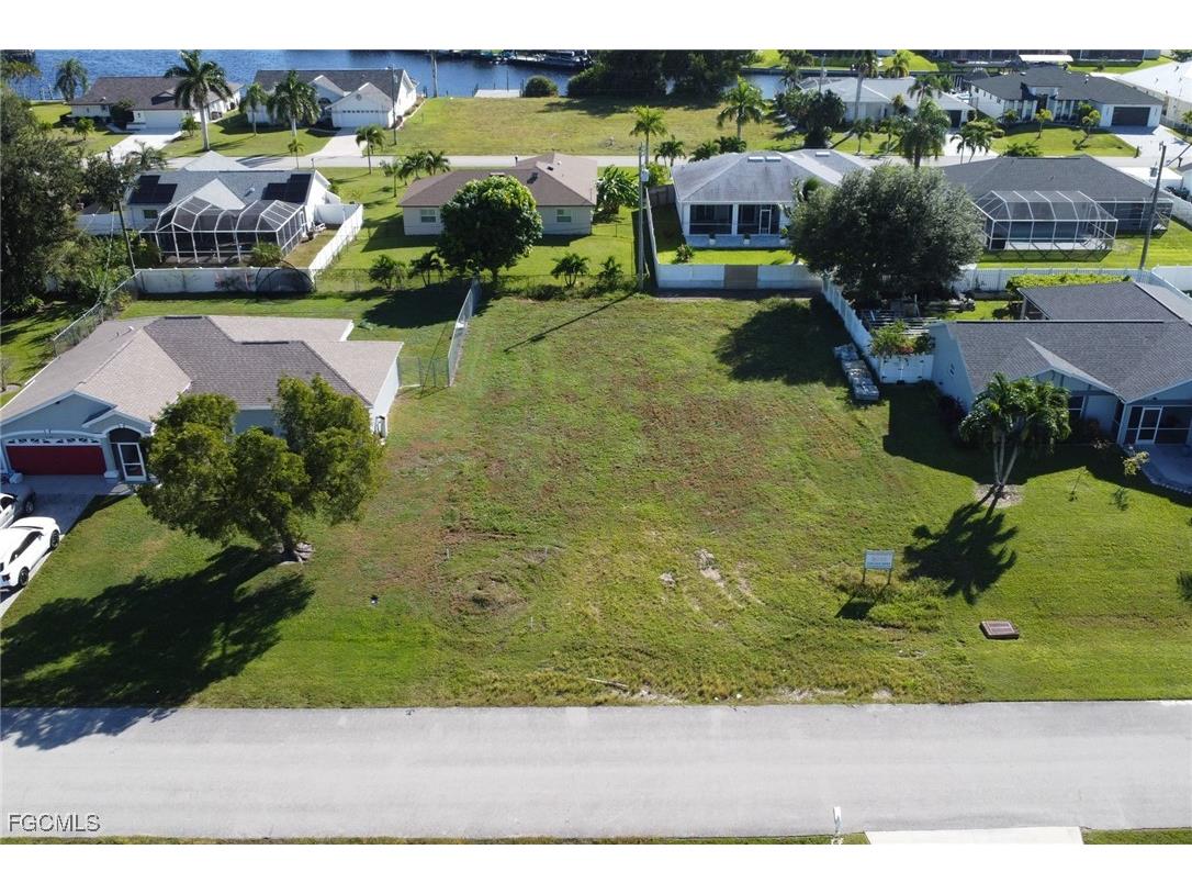 2143 SE 18th Place Cape Coral FL 33990 2025015853 image1