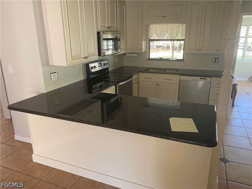 2143 W Tobago Circle Fort Myers FL 33905 2026019311 image4
