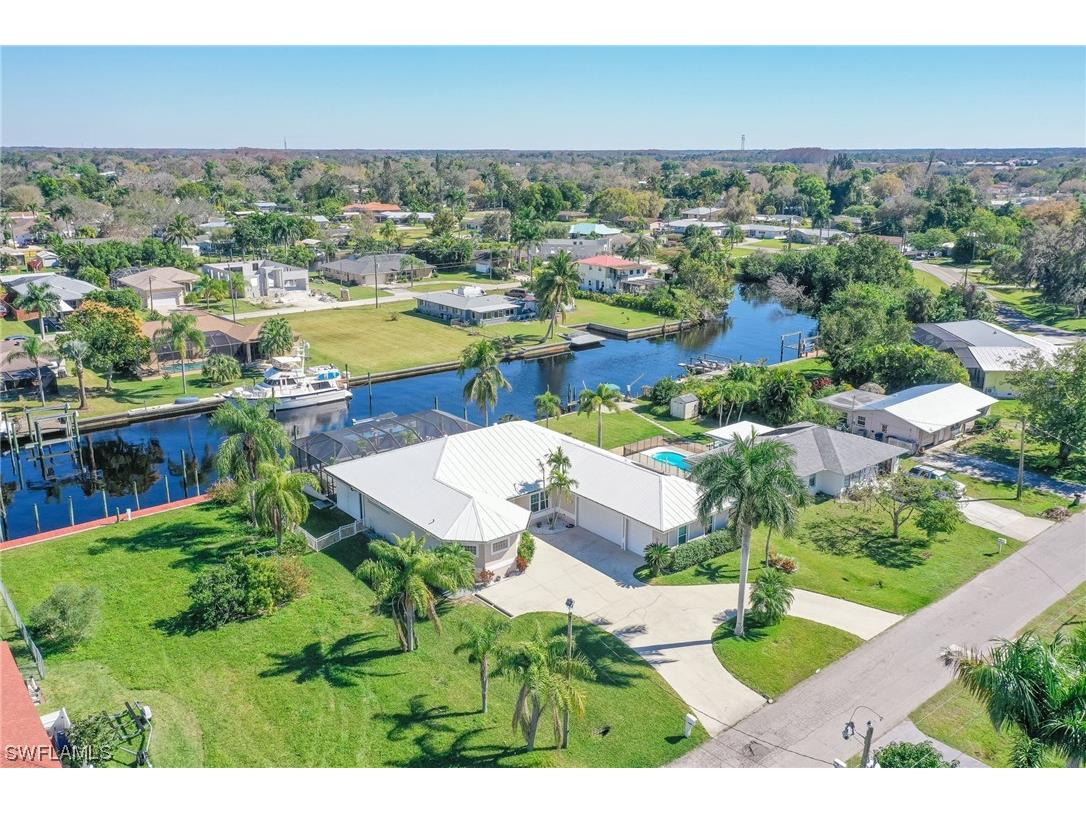 2144 Aruba Avenue Fort Myers FL 33905 224011758 image1