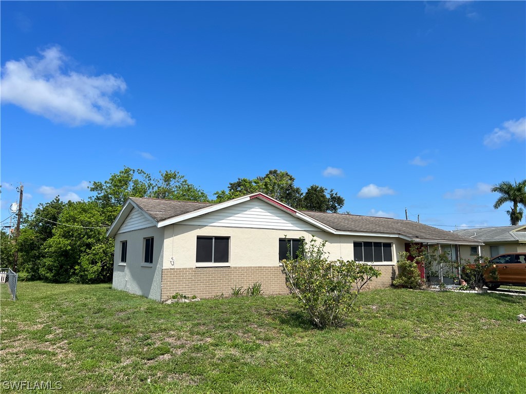 2145 Dominica Avenue Fort Myers FL 33905 223043027 image1