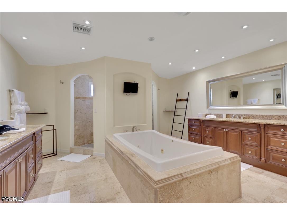 2146 SE 18th Avenue Cape Coral FL 33990 2026019695 image22