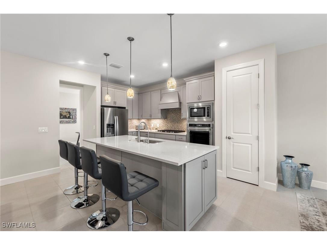 2147 Yellowfin Circle Naples FL 34114 226002616 image8