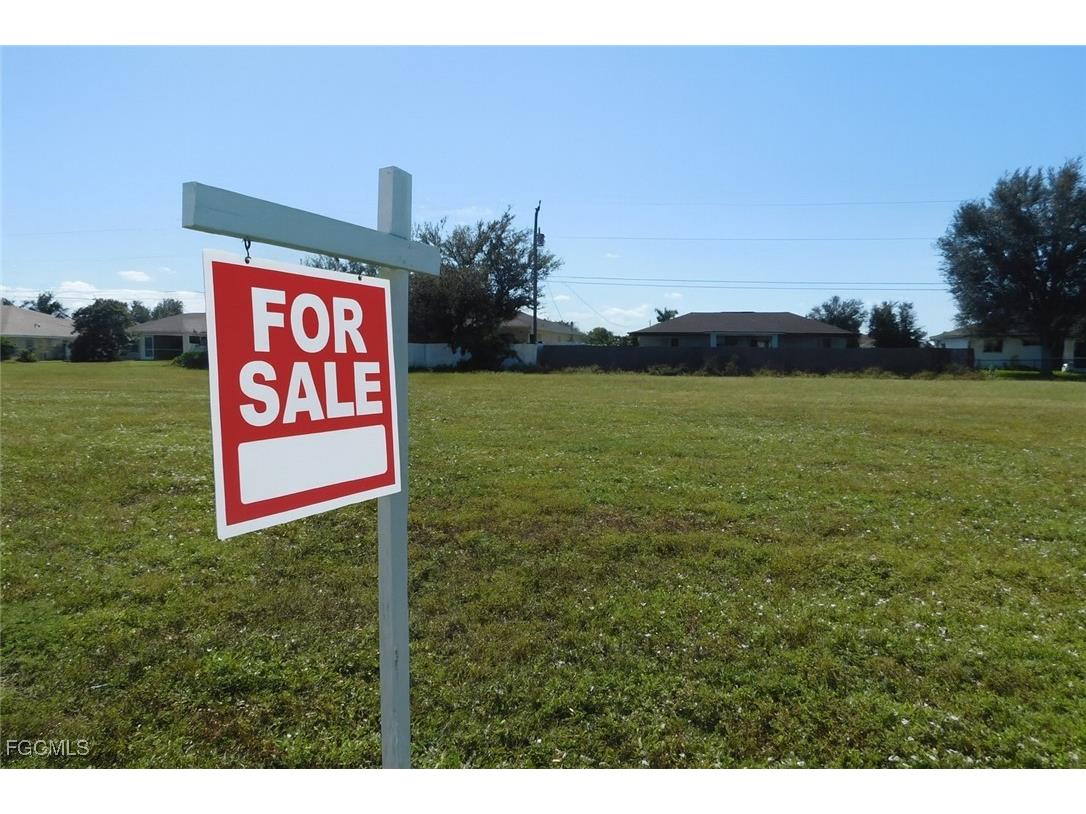 2148 Diplomat Parkway E Cape Coral FL 33909 2025015805 image1