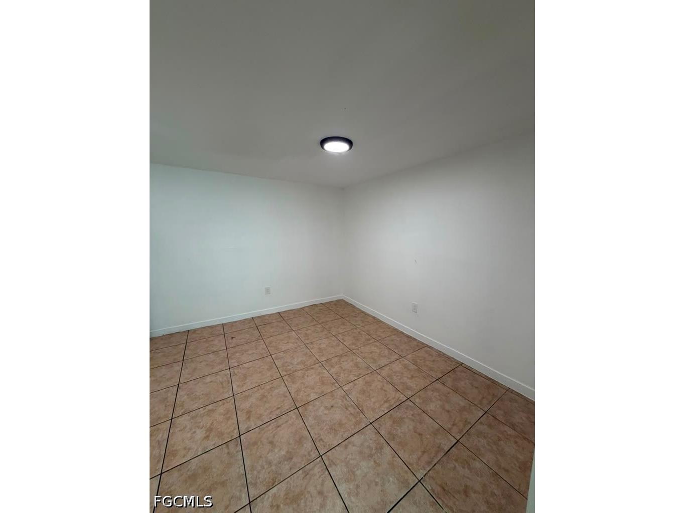 2148 Dora Street #9 Fort Myers FL 33901 2026029074 image2