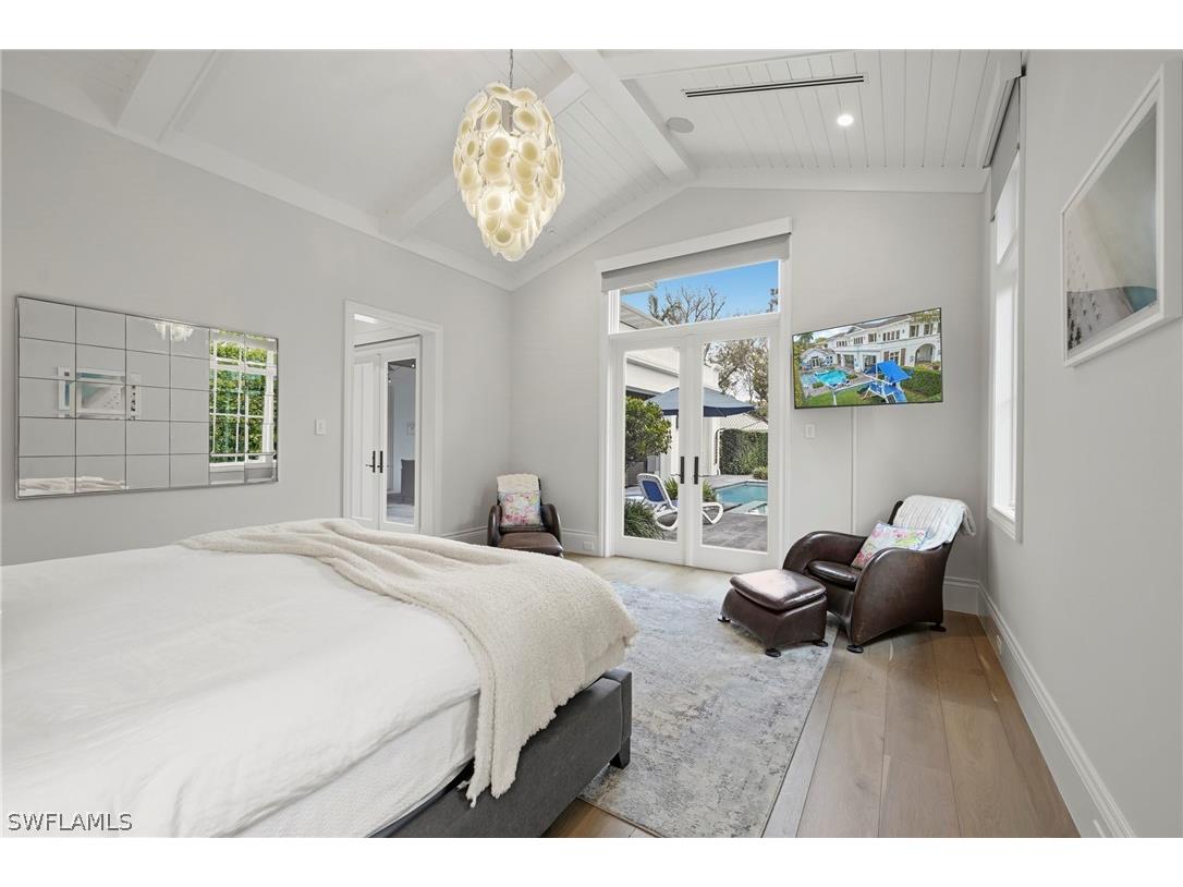 215 3rd Avenue N Naples FL 34102 226010516 image13