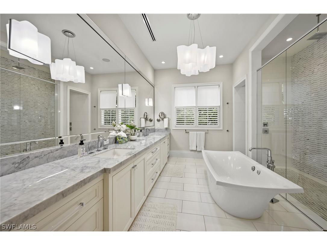 215 3rd Avenue N Naples FL 34102 226010516 image15