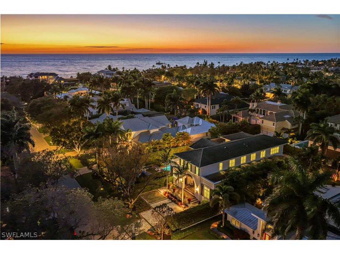 215 3rd Avenue N Naples FL 34102 226010516 image2