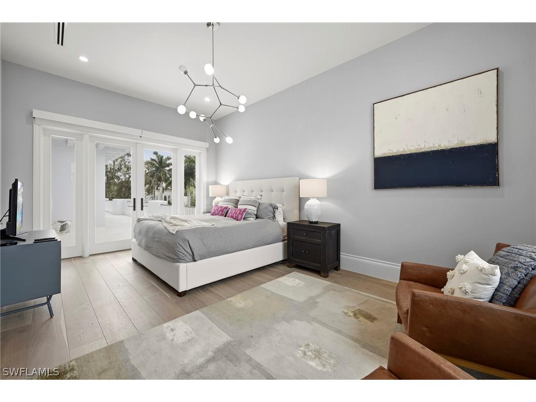 215 3rd Avenue N Naples FL 34102 226010516 image25