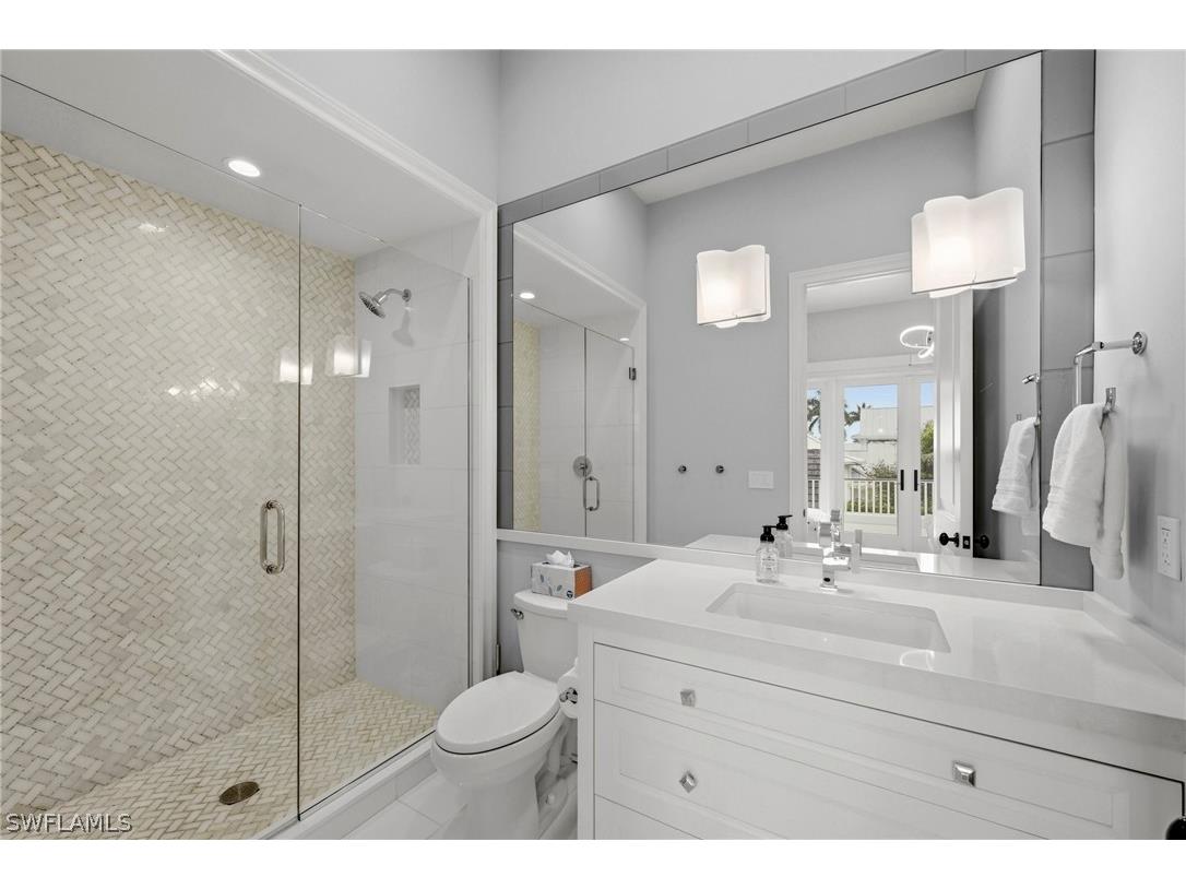 215 3rd Avenue N Naples FL 34102 226010516 image30