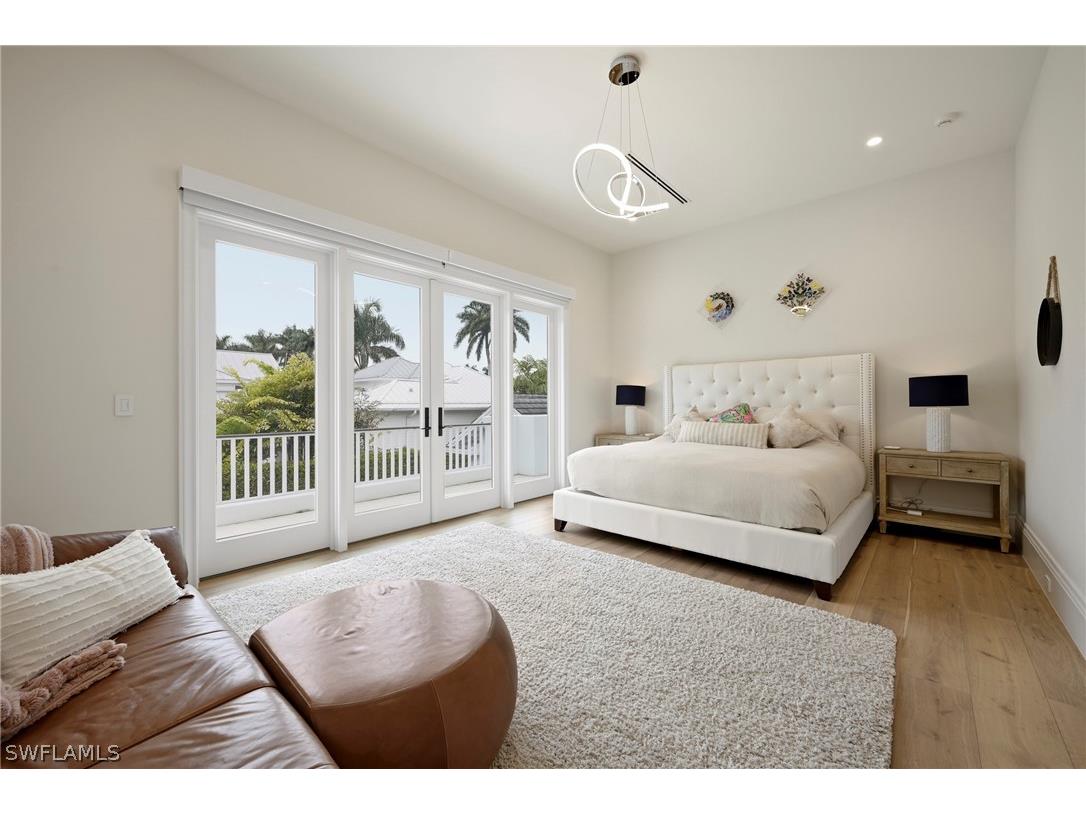 215 3rd Avenue N Naples FL 34102 226010516 image31