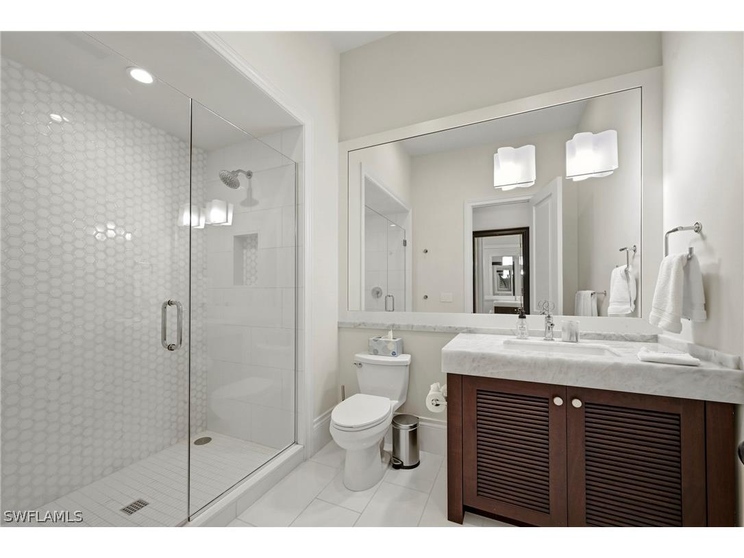215 3rd Avenue N Naples FL 34102 226010516 image33