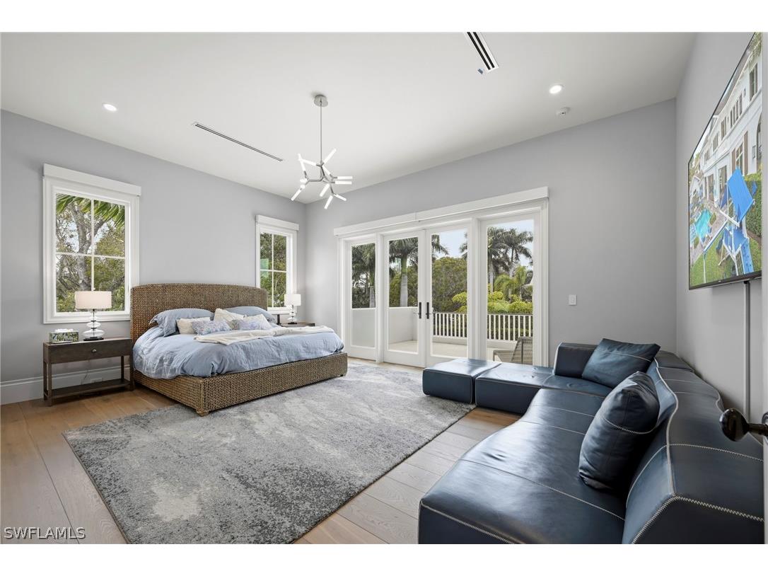215 3rd Avenue N Naples FL 34102 226010516 image34