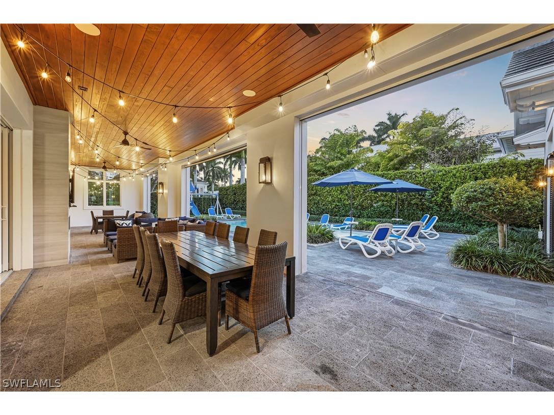215 3rd Avenue N Naples FL 34102 226010516 image38