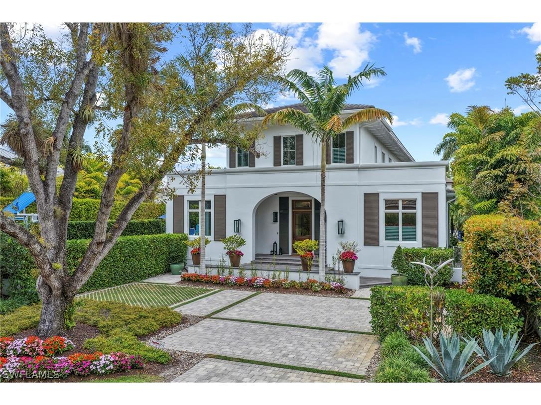 215 3rd Avenue N Naples FL 34102 226010516 image4