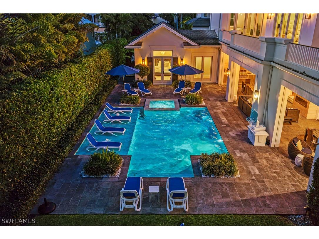 215 3rd Avenue N Naples FL 34102 226010516 image40
