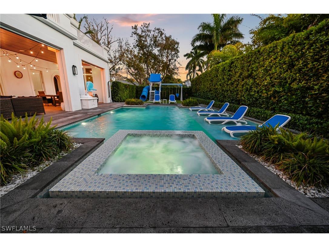 215 3rd Avenue N Naples FL 34102 226010516 image41