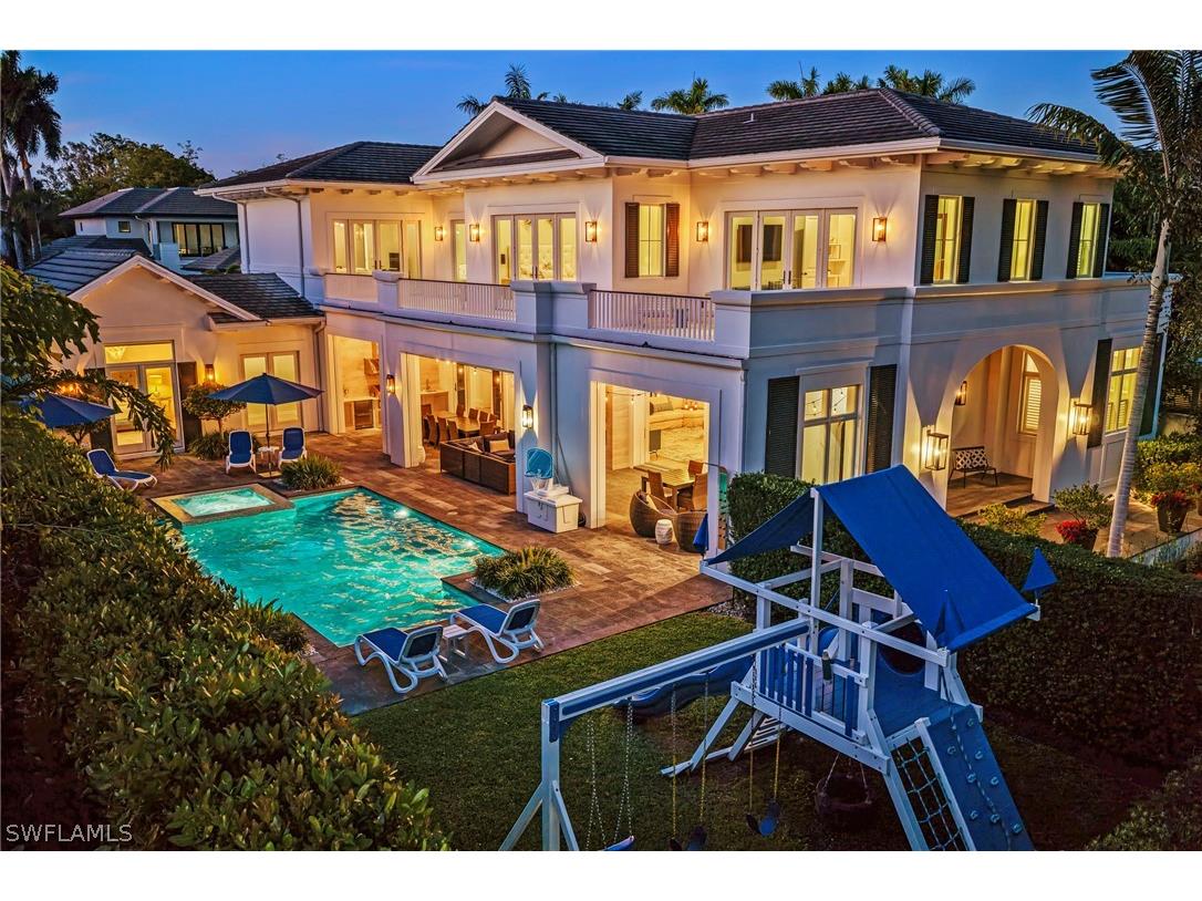 215 3rd Avenue N Naples FL 34102 226010516 image44