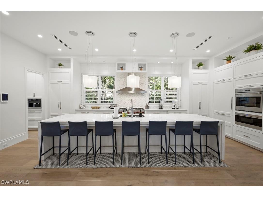215 3rd Avenue N Naples FL 34102 226010516 image9