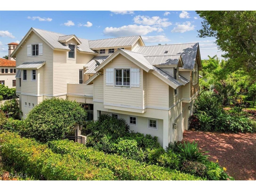 215 5th Street S Naples FL 34102 225077293 image1